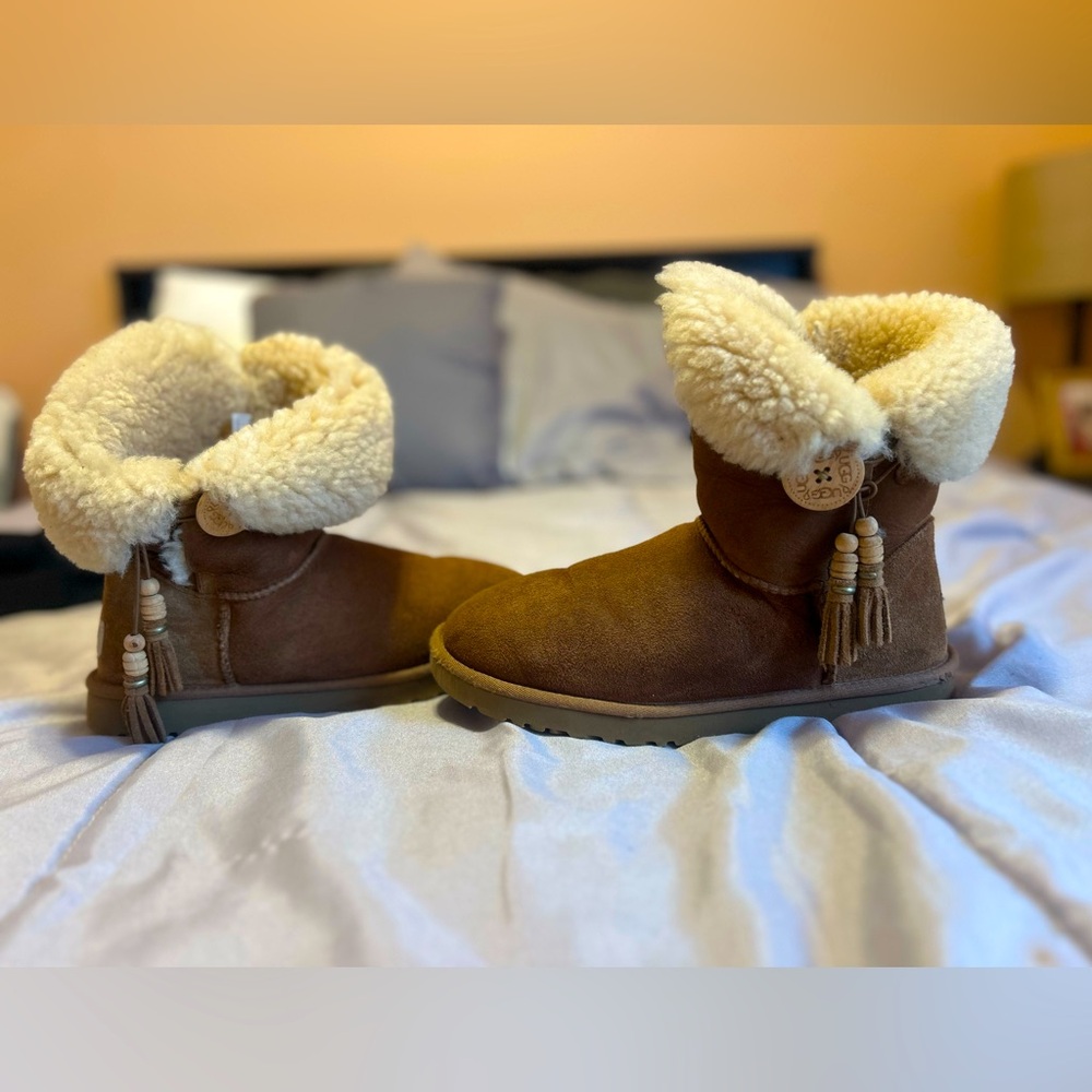 UGG Bailey Charms Boots Tan Light Brown